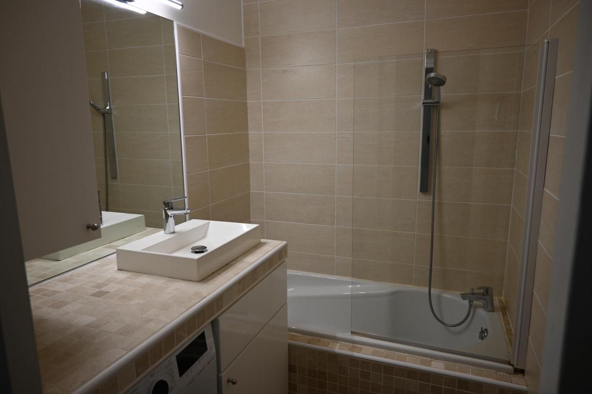 Le Dauphin Climatisation Fibre 4 Personnes Apartment กาซีส์ ภายนอก รูปภาพ